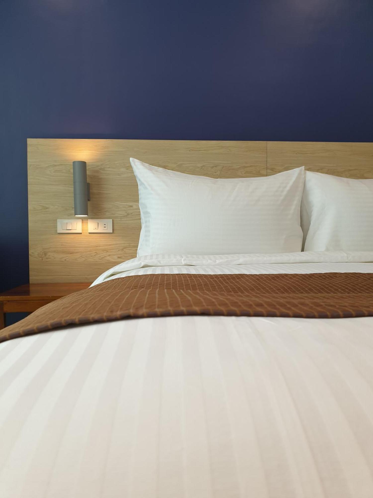 Leez Makati Hotel