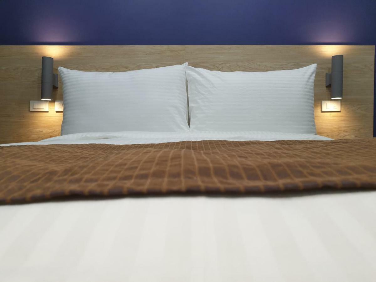 Hotel Leez Makati Makati City
