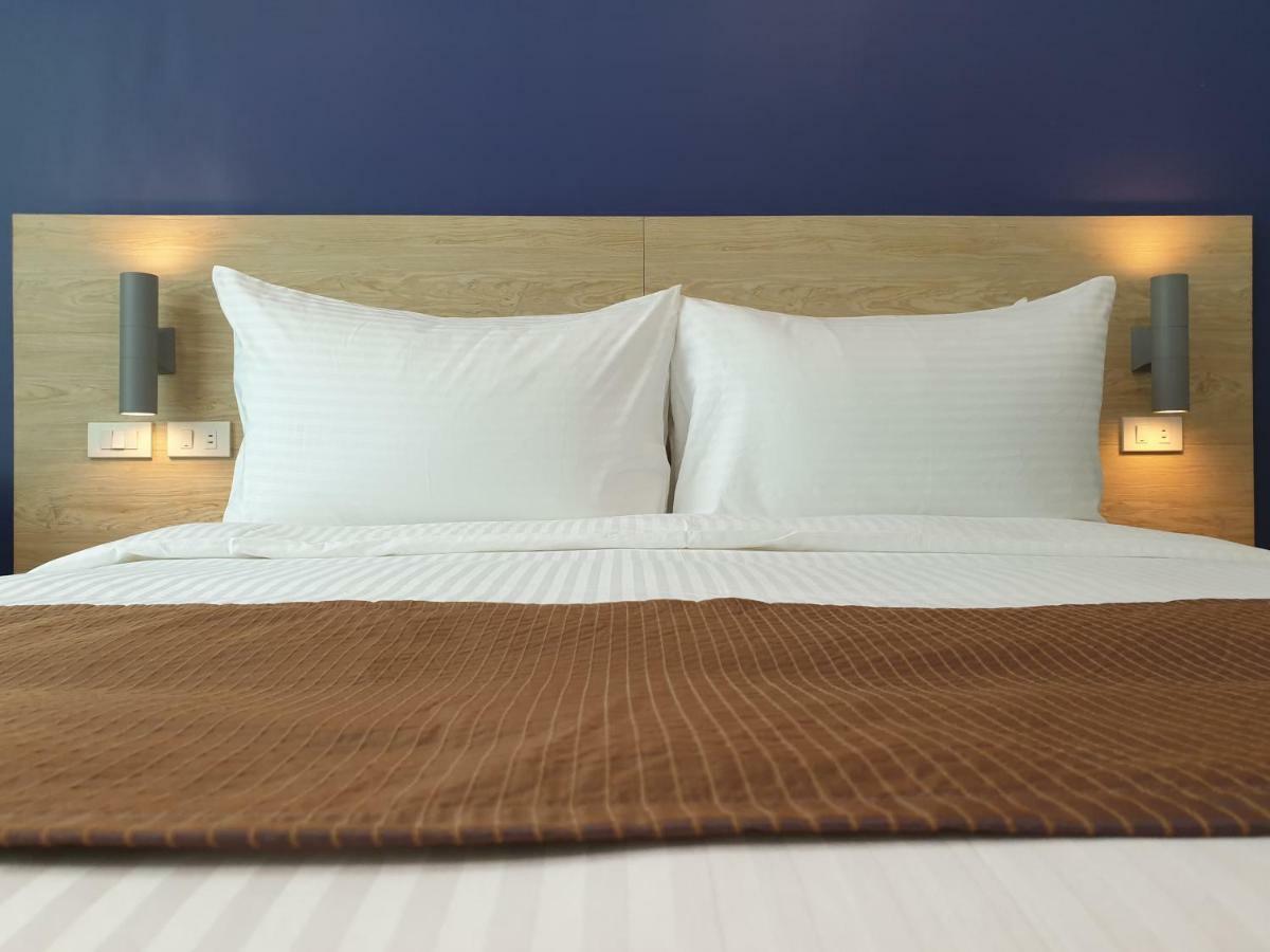 Hotel Leez Makati 2*
